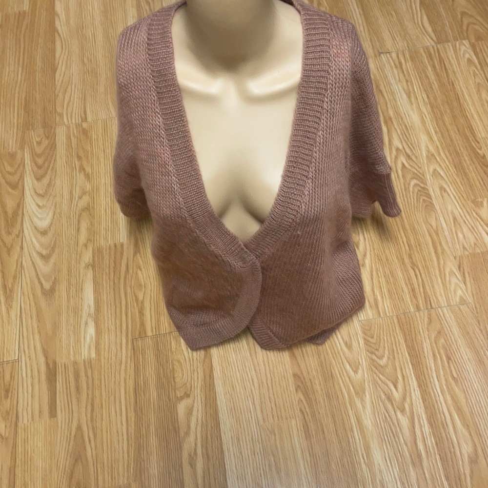 Chico’s Size 2 Mauve/Wheat color. Great top to wear to the theater